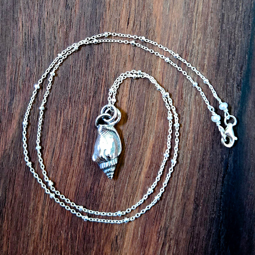 Silver Shell Pendant Necklaces